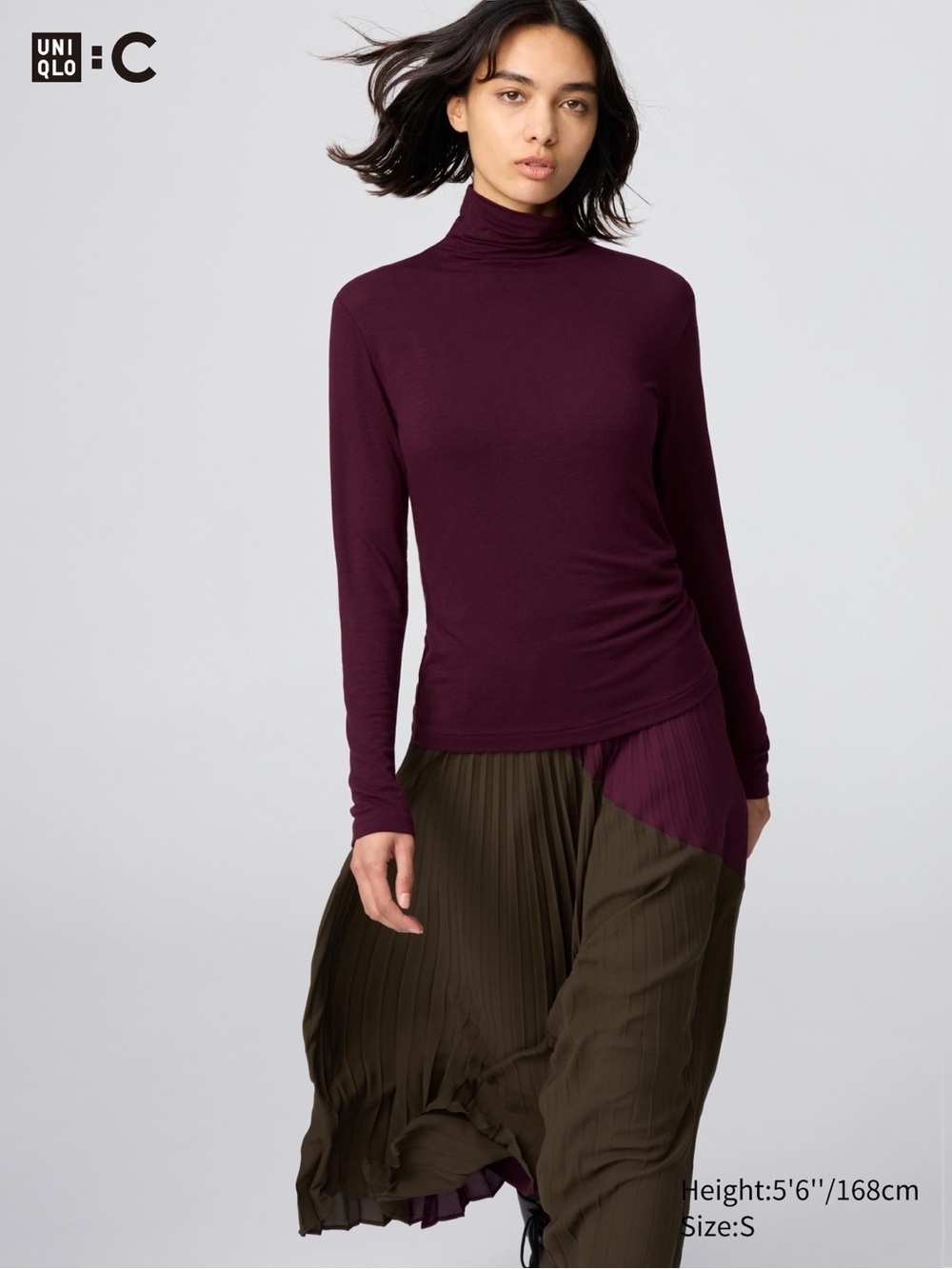 Uniqlo Women’s Long Sleeve Turtleneck Top in Wine